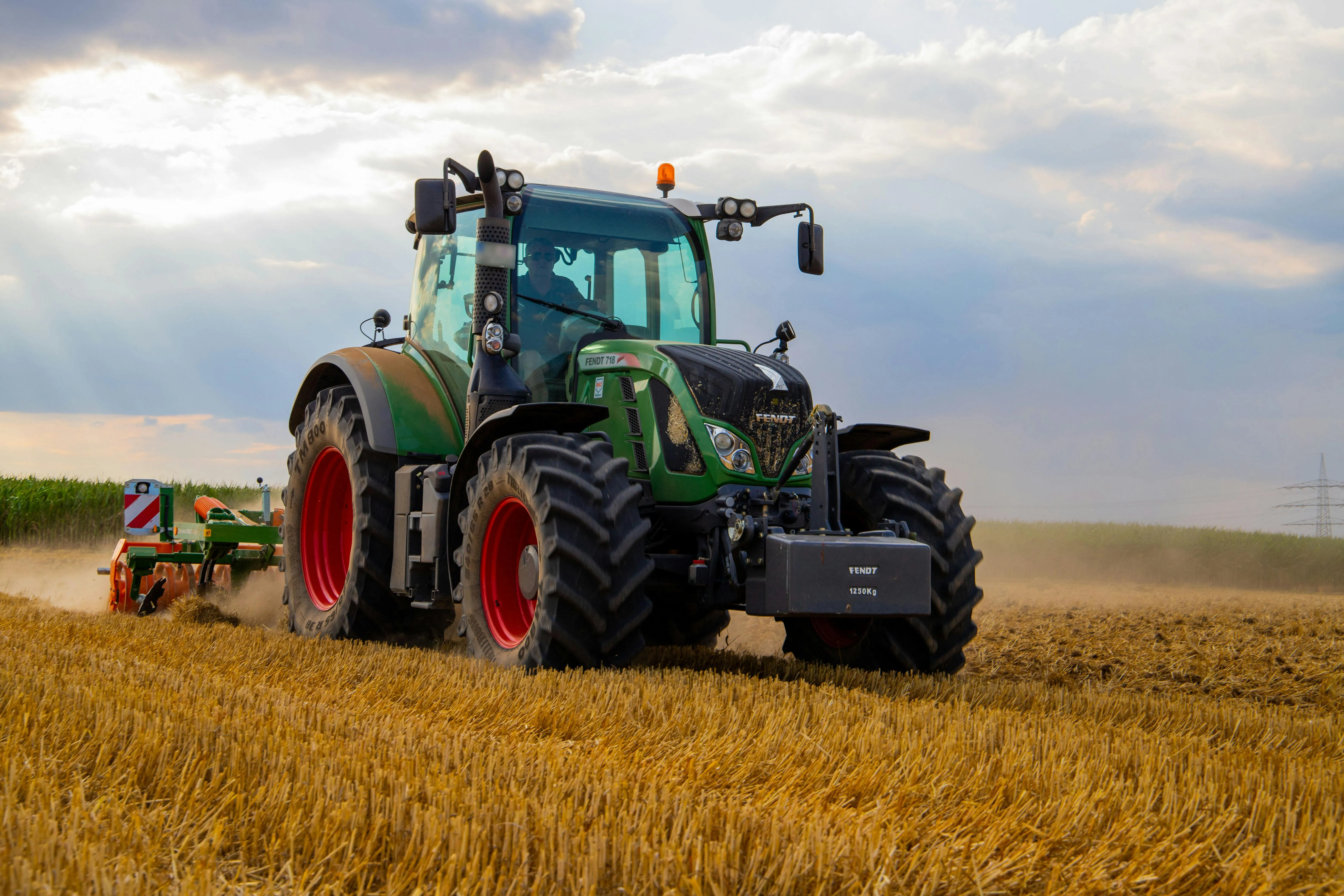 /tractor.webp